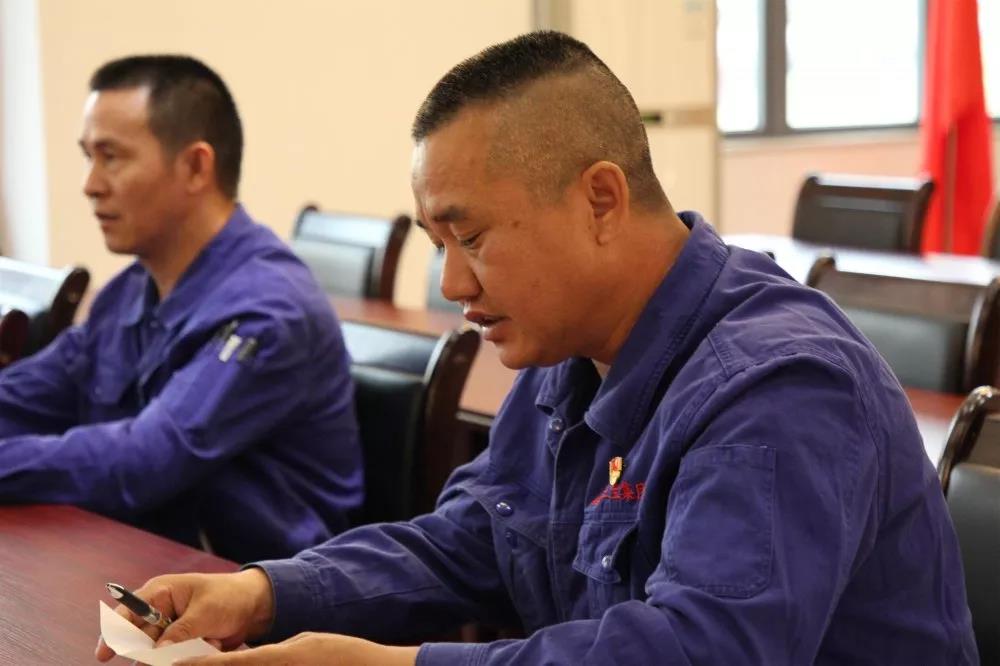 黨員立潮頭，領跑當先鋒｜王發(fā)根：水火交融鑄就百煉成鋼